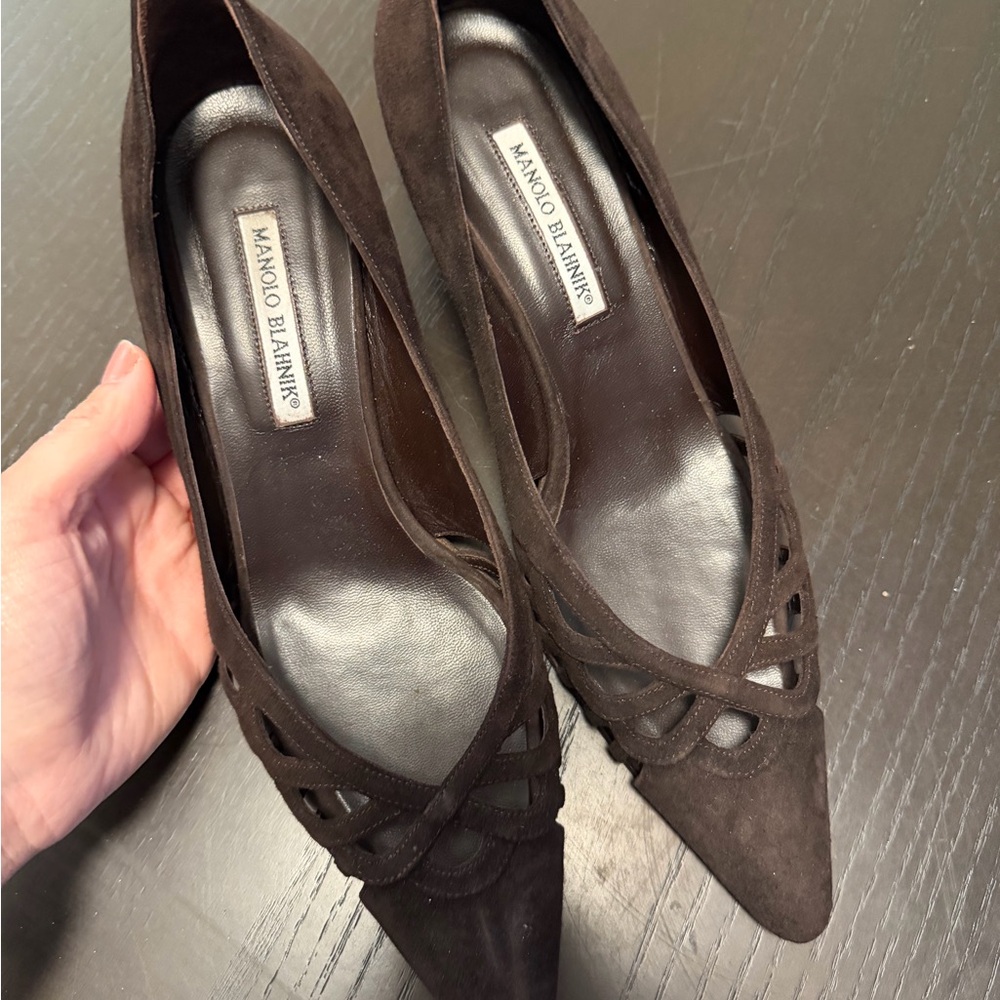 Manolo Blahnik Dark Brown Suede Pointed Toe Heels